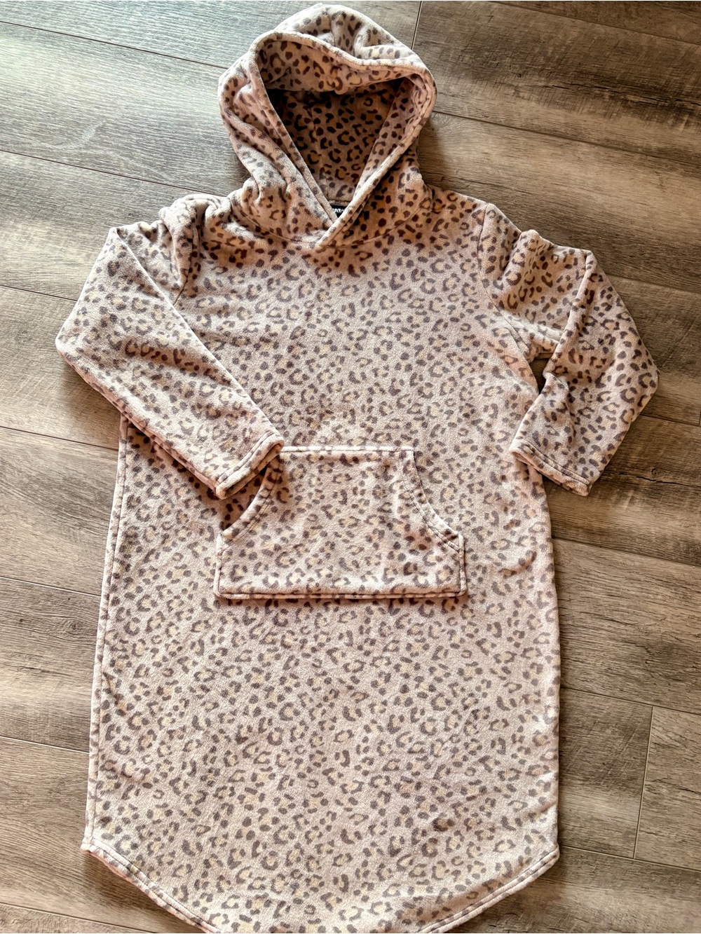 Soft Beige Leopard Hooded PJs for women,
S/M - Picture 5 of 5